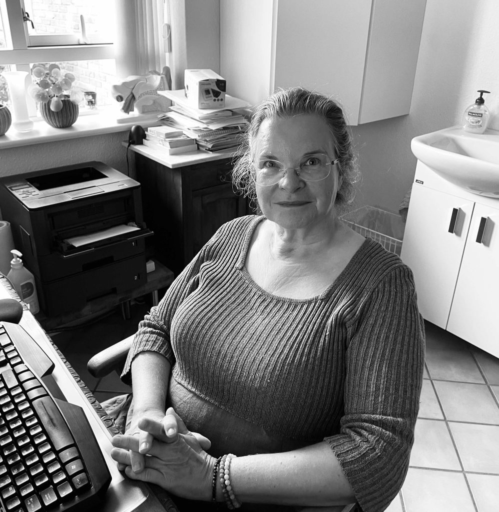 Dorothee R .Paul